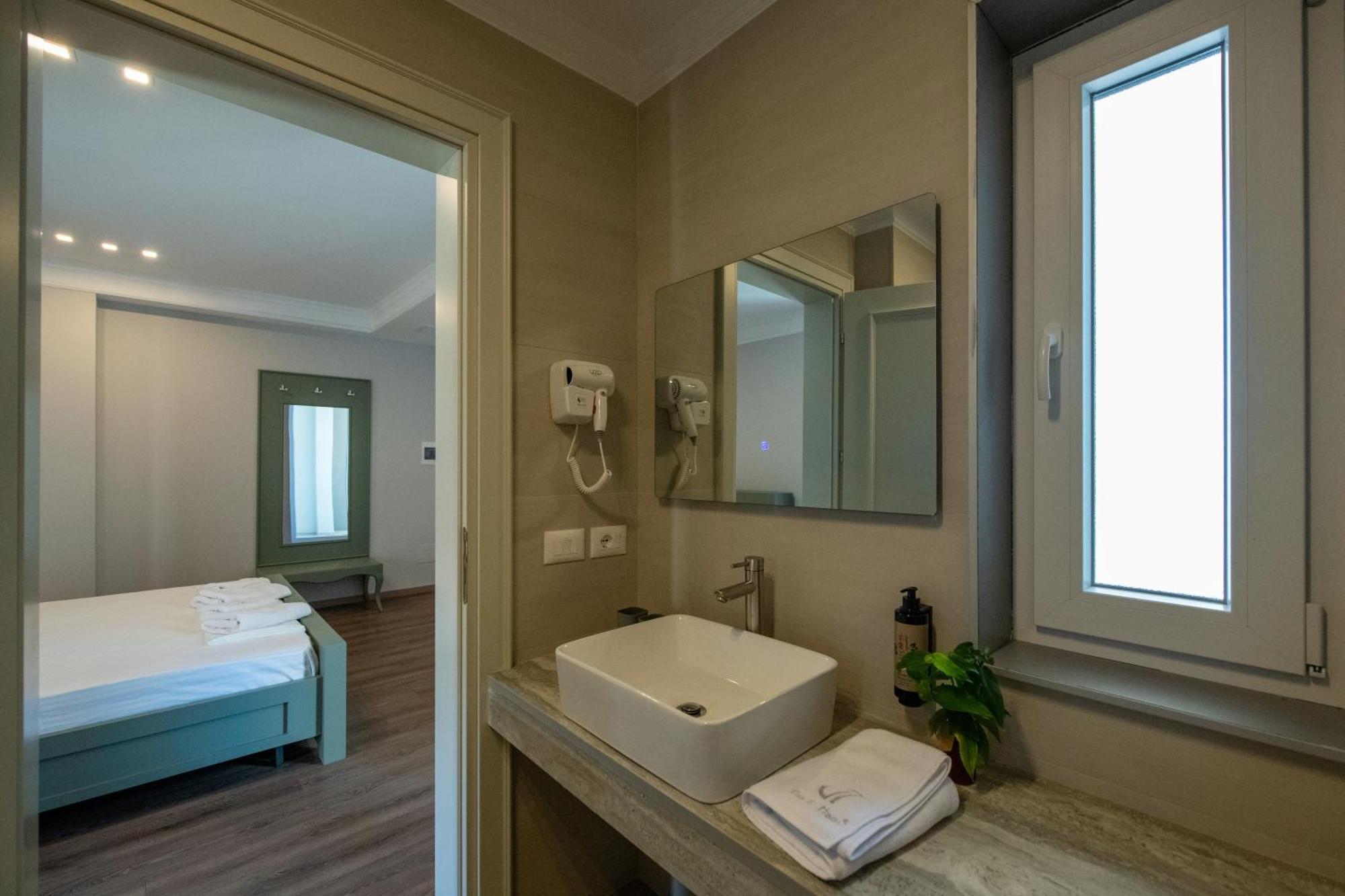 Hotel Vila 11 Дуррес Екстер'єр фото